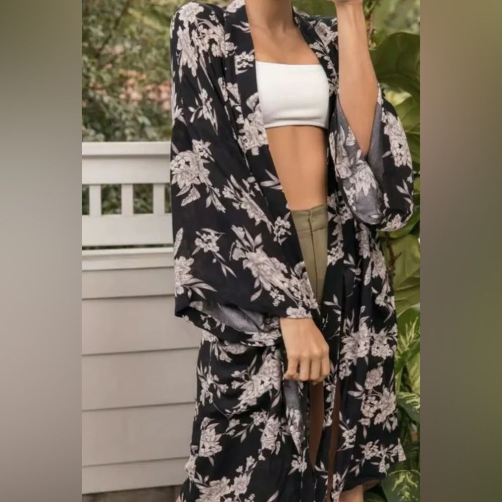 Spiritual Gangster Black White Feather Floral Midi Kimono OS Rayon Robe Jacket